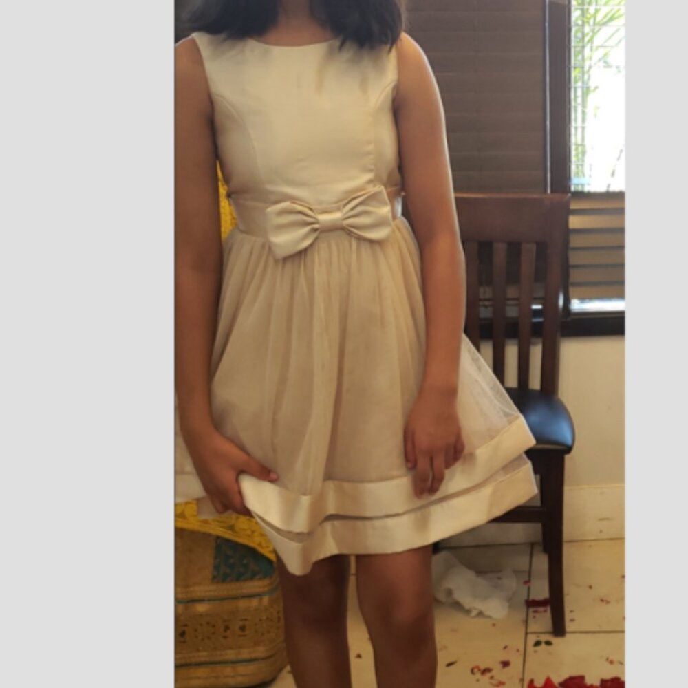 Gorgeous Ivory Cream Girls Dress Size 10 /11